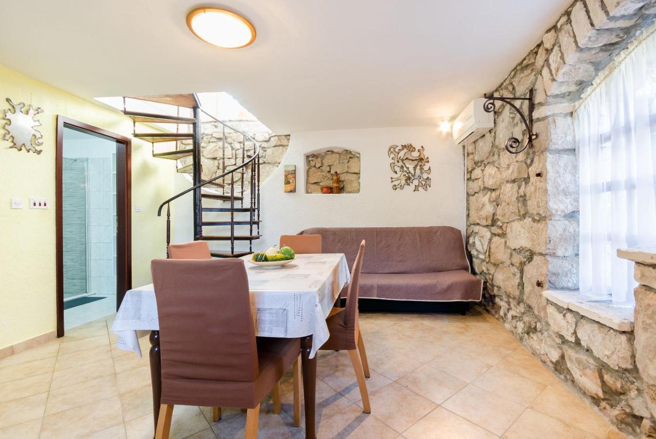 Apartment Josip Пломин Екстериор снимка
