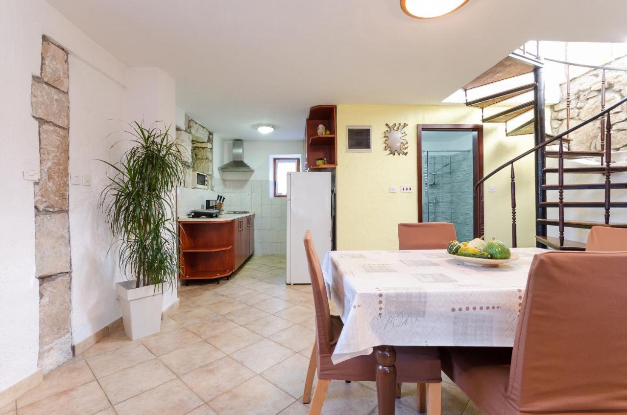 Apartment Josip Пломин Екстериор снимка